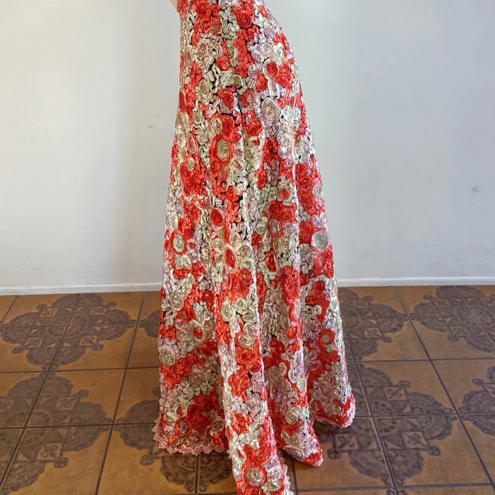 BEAUTIFUL PATTERN PATTER PINK,  RED  AND GOLD ROSES - Picture 2 of 3